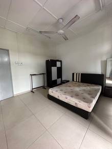 For Rent Master Room or Middle Room, Landed House Bukit Indah