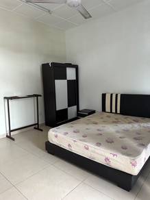 For Rent Master Room or Middle Room, Landed House Bukit Indah