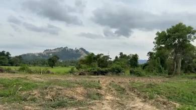 16 lot tanah bangunan bumi lot di Padang Raja,Melor
