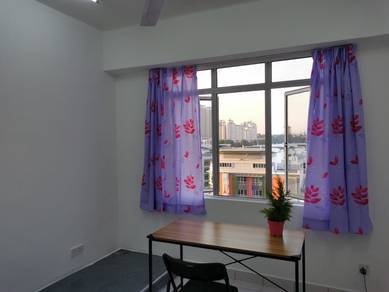 {FEMALE} MIDDLE room KELANA PUTERI non sharing [FULLY FURNISHED]