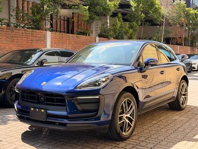 2023 Porsche Macan 2.0t With Beige Int /Grade 4.5A