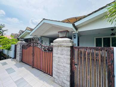 CORNER LOT FULLY RENOVATED! 2 Storey Terrace Bandar Puncak Alam