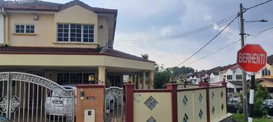 Seri Kembangan Taman Puncak Jalil 2sty Corner House.