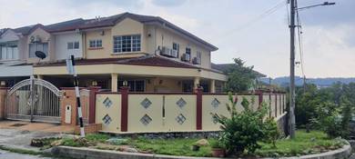 Seri Kembangan Taman Puncak Jalil 2sty Corner House.