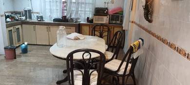 Seri Kembangan Taman Puncak Jalil 2sty Corner House.