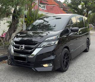 Nissan SERENA 2.0 HYBRID PREMIUM HIGHWAY