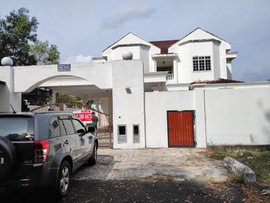 2 storey bungalow