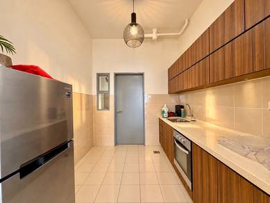 (SPACIOUS COSY UNIT, KITCHEN CABINET) Lake View Residence, Cyberjaya