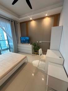 Balcony room (own use washer) at R&F Mall for rent-mins walk to ciq