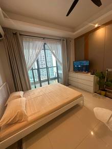 Balcony room (own use washer) at R&F Mall for rent-mins walk to ciq
