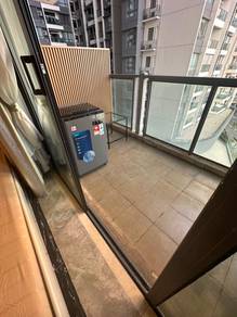 Balcony room (own use washer) at R&F Mall for rent-mins walk to ciq