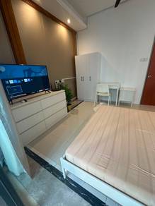 Balcony room (own use washer) at R&F Mall for rent-mins walk to ciq