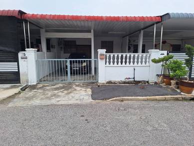 Simpang Ampat, Taman Merak.