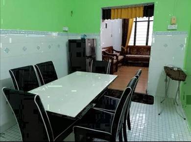 Homestay Istiqamah H di Bandar Indera Mahkota 2