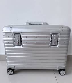RIMOWA Original Aluminium Pilot Size Luggage