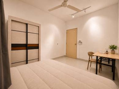 Medium Room (Queen Bed) Seri Intan Apartment, Setia Alam, Shah Alam