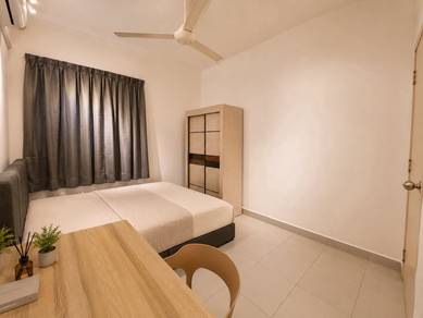 Medium Room (Queen Bed) Seri Intan Apartment, Setia Alam, Shah Alam