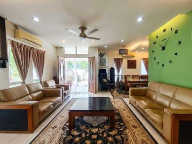 CORNER LOT🔴Nearby Masjid Bukit Raja🔷2 Storey Terrace Huge Extra Land