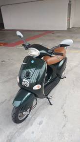 vespa et8 150