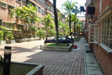 Red Ruby Apartment