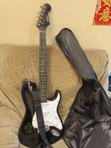 Electric Guitar with Speaker