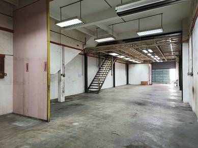 (Now Main Road)❤️ Balakong Jaya 1.5 Storey link Factory Kajang Taming