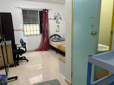 Room For Rent