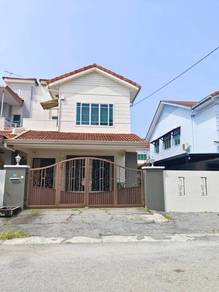 Bandar Cyber Botani 32x70 Inter Corner Fully Furnished NIce House