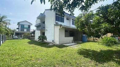 Taman Khidmat Kolombong / Semi D / Corner / 5 rooms / Unfurnished