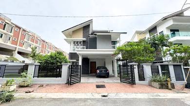 (Beautiful Unit with Huge land) 3 Storey Semi D @ Anjung Melati