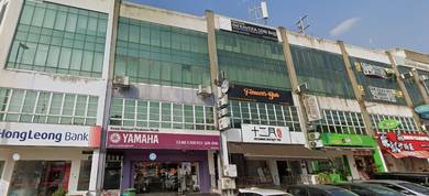 Bandar Puteri Puchong Ground Floor Shop For Rent Crowded Hot Area!