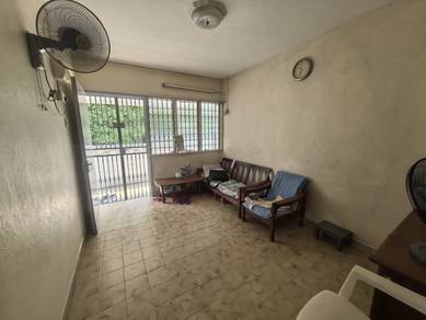 Flat Jalan Tengah 2 Bedrooms For Rent