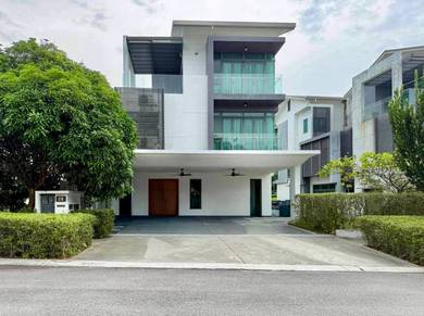(Beautiful unit with Lift) 3 Storey Bungalow with Lift @ Astonia I