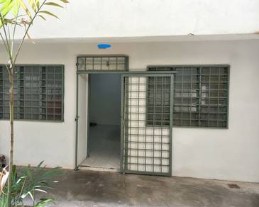 Bright & Well-Maintained 3-Bedroom Unit | 800 sq ft | Low Floor