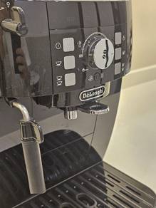 De'Longhi ECAM 12.122.B Espresso Machine