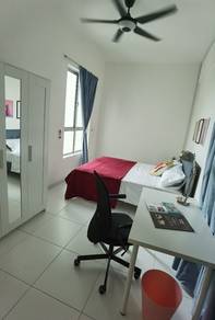 Middle Room for Rent at Elit Heights, Bayan Lepas