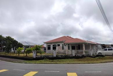 Kuching Family Park Single Storey Semi-D Corner House FOR SALE