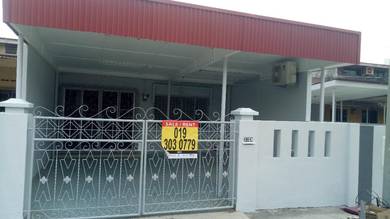 Taman Hilir Garden , unfurnished single storey house for rent