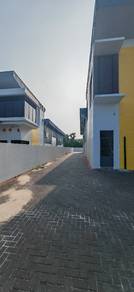 1.5 Storey Factory For Rent
