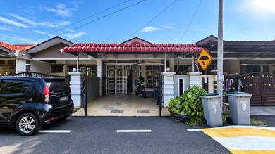 Rumah Luas Dan Mampu Milik Di Parit Jawa Muar