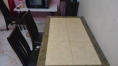 1 meja 6 kerusi