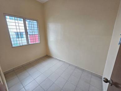 Taman Impiana Pelangi Semenyih Newly Painted 2 Storey Terrace For Rent