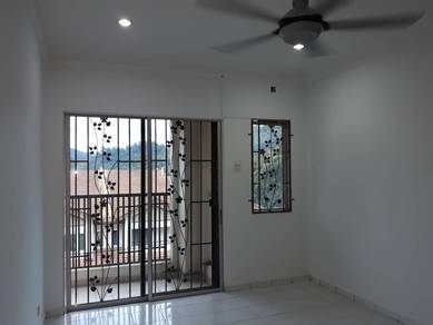 Townhouse Taman Amansiara, Selayang 1204 sqft Not Facing Other House