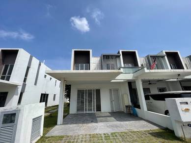 CASAVIEW cybersouth 2 storey house ENDLOT unit for Rent extra land ++