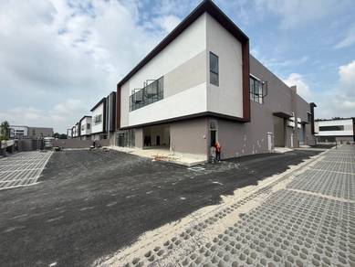1.5 Storey Semi-D Factory/Warehouse for Rent