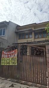 Intermediate double story house in tmn cempaka ampang for sale
