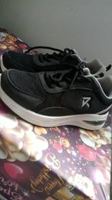 Shoe for sale