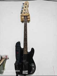squier precision bass 4 string 