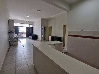 Lakes Condominiums / Pangsapuri Tasik