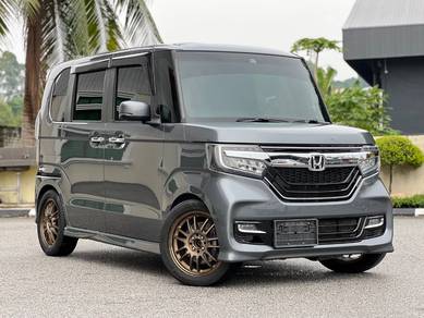 Honda N BOX 0.7 CUSTOM G (A)
